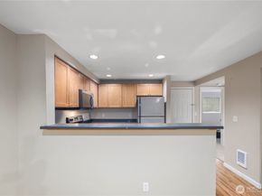 26339 116th Avenue SE I102, Kent WA 98030