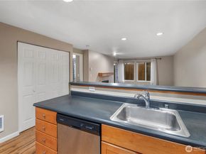 26339 116th Avenue SE I102, Kent WA 98030