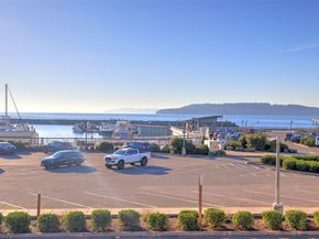 22222 Dock Avenue S 1B, Des Moines WA 98198