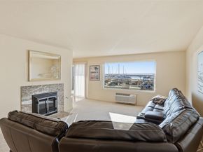 22222 Dock Avenue S 1B, Des Moines WA 98198