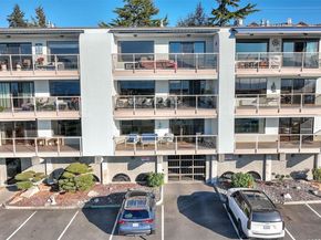 22222 Dock Avenue S 1B, Des Moines WA 98198