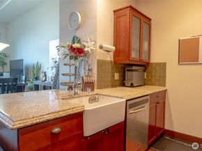 201 Galer Street 223, Seattle WA 98109