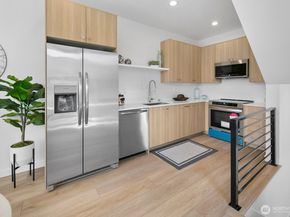 8831 B Wallingford Avenue N, Seattle WA 98103