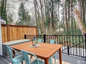 10233 NE 129th Lane 8, Kirkland WA 98034