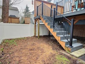 10233 NE 129th Lane 8, Kirkland WA 98034