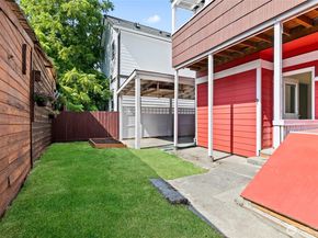 1913 E Spruce Street, Seattle WA 98122