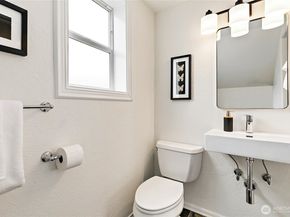 1913 E Spruce Street, Seattle WA 98122