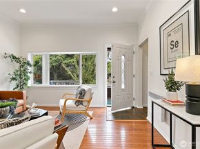 1913 E Spruce Street, Seattle WA 98122