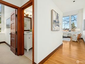 201 Galer Street 442, Seattle WA 98109