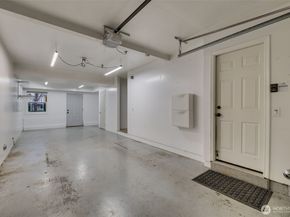 11895 NE 163rd Place 203, Bothell WA 98011