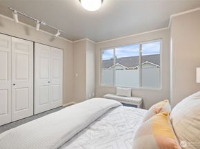 11895 NE 163rd Place 203, Bothell WA 98011