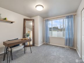 11895 NE 163rd Place 203, Bothell WA 98011