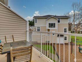 11895 NE 163rd Place 203, Bothell WA 98011