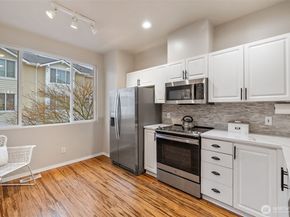 11895 NE 163rd Place 203, Bothell WA 98011