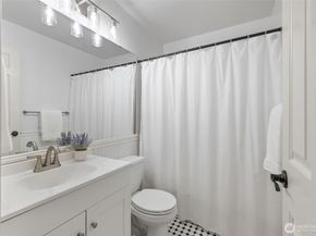 11895 NE 163rd Place 203, Bothell WA 98011