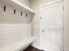 281 SW 97th Place, Seattle WA 98106