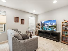 281 SW 97th Place, Seattle WA 98106