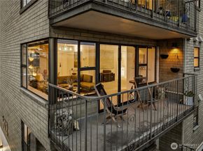 912 3rd Avenue W 202, Seattle WA 98119