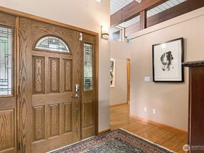 16 Cascade Key, Bellevue WA 98006