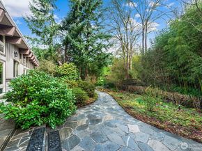 16 Cascade Key, Bellevue WA 98006