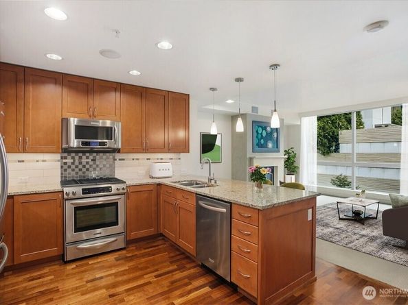 10650 NE 9th Place 721, Bellevue WA 98004