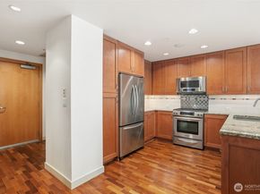 10650 NE 9th Place 721, Bellevue WA 98004