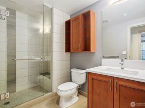 10650 NE 9th Place 721, Bellevue WA 98004