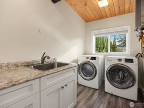 22709 SE 16th Street, Sammamish WA 98075