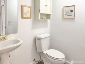 210 10th Street 4, Kirkland WA 98033