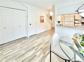 210 10th Street 4, Kirkland WA 98033