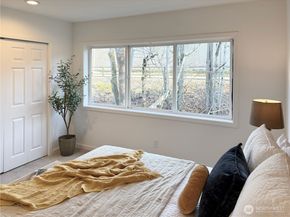 210 10th Street 4, Kirkland WA 98033