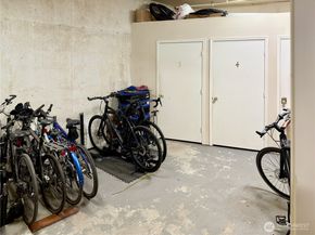 210 10th Street 4, Kirkland WA 98033