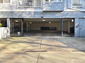 210 10th Street 4, Kirkland WA 98033