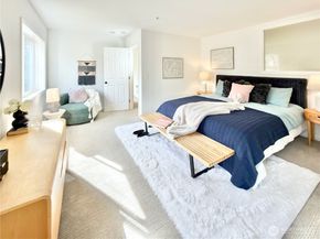 210 10th Street 4, Kirkland WA 98033