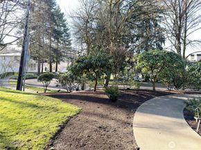 210 10th Street 4, Kirkland WA 98033