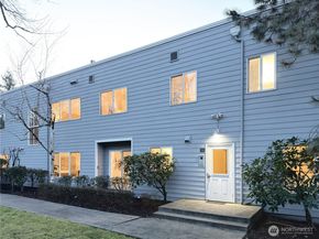 210 10th Street 4, Kirkland WA 98033