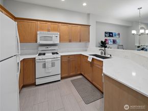 9205 122nd Court NE 6, Kirkland WA 98033