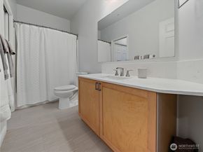 9205 122nd Court NE 6, Kirkland WA 98033