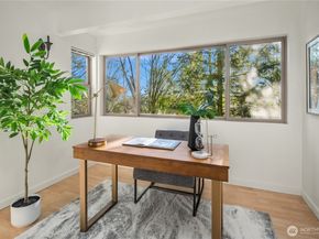 12517 NE 23rd Place B4, Bellevue WA 98005