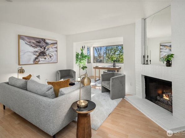 12517 NE 23rd Place B4, Bellevue WA 98005