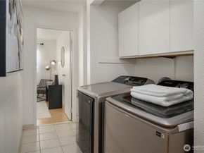 12517 NE 23rd Place B4, Bellevue WA 98005