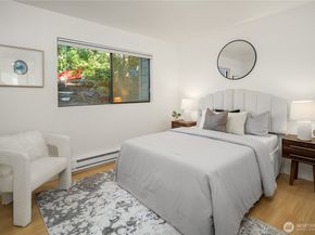 12517 NE 23rd Place B4, Bellevue WA 98005