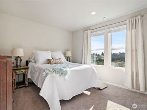 949 Tetherow Street, Bremerton WA 98310