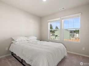 949 Tetherow Street, Bremerton WA 98310