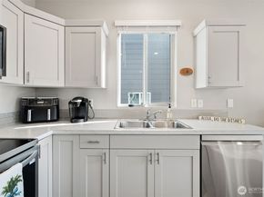 949 Tetherow Street, Bremerton WA 98310