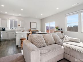 949 Tetherow Street, Bremerton WA 98310