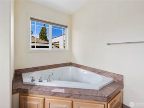 936 N 93rd Street, Seattle WA 98103