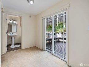 936 N 93rd Street, Seattle WA 98103