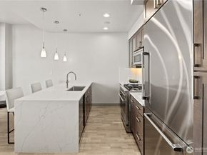 10650 NE 9th Place 2427, Bellevue WA 98004