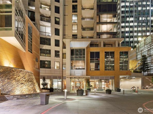 10650 NE 9th Place 2427, Bellevue WA 98004